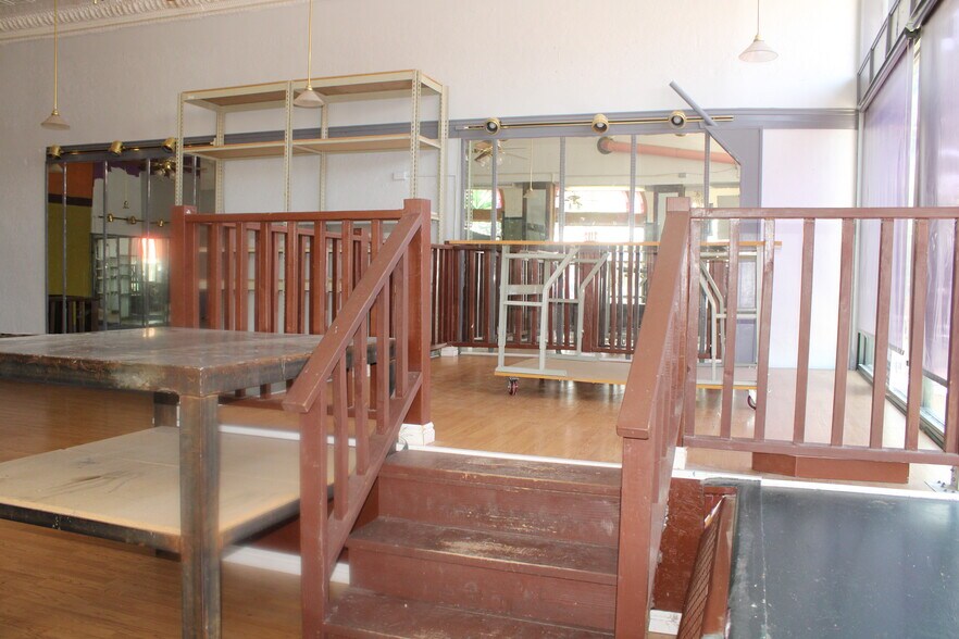 More Photos Of 944 Main St, Evanston Storefront Retail Office For Sale