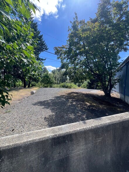 More Photos Of 7660 SW Barbur Blvd, Portland Veterinarian Kennel For Sale