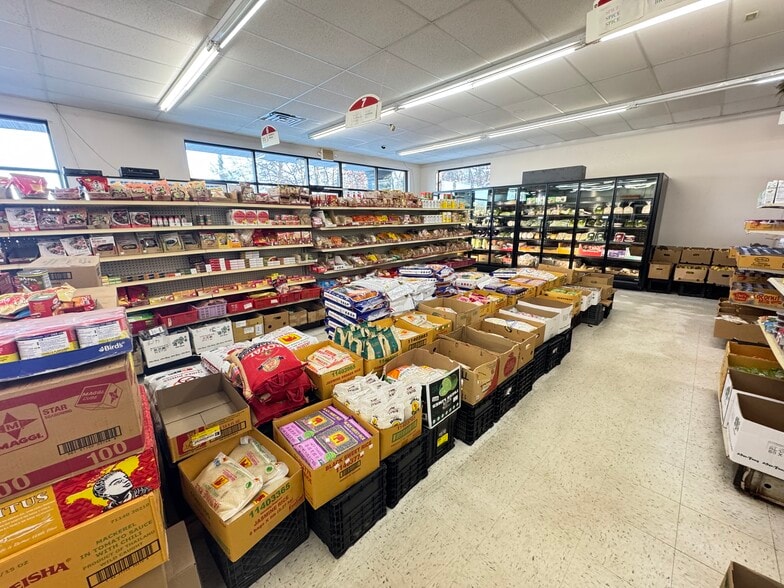 More Photos Of 1101 N McCord Rd, Toledo Storefront For Lease