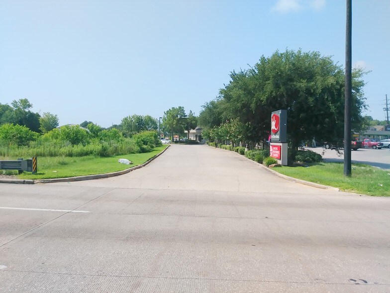 More Photos Of Beltway-8 and Veterans Memorial, Houston Land For Sale