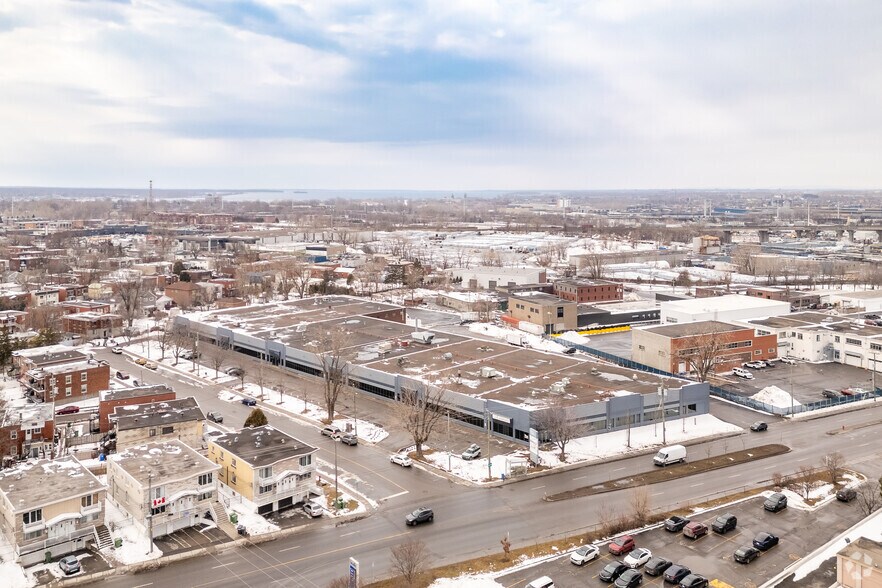More Photos Of 2580-632 Av Dollard, Montréal Warehouse For Lease