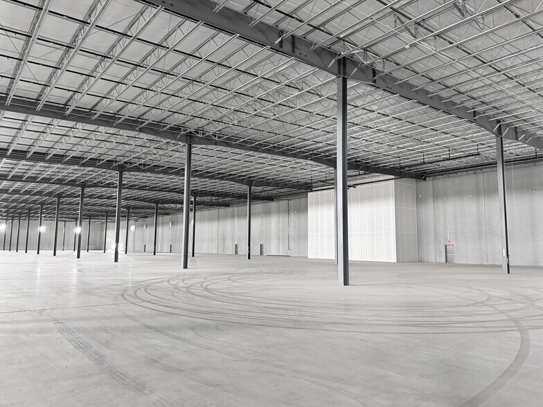 More Photos Of 5400 Career Ave, Sioux Falls Industrial For Lease