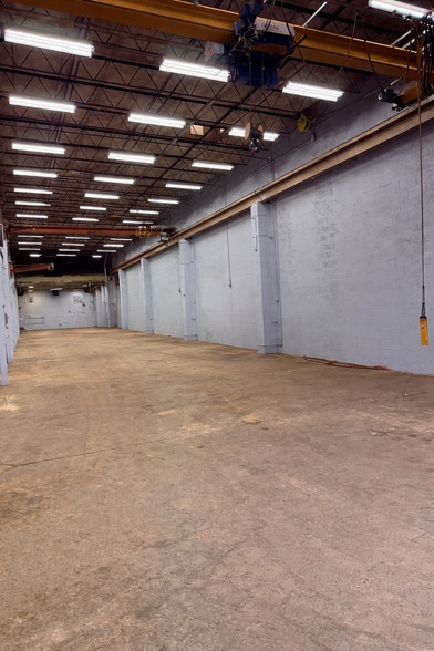 More Photos Of 595 Meadow Ave, Washington Warehouse For Lease