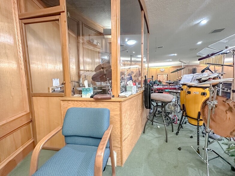 More Photos Of 2833 W Main St, Jenks Religious Facility For Sale