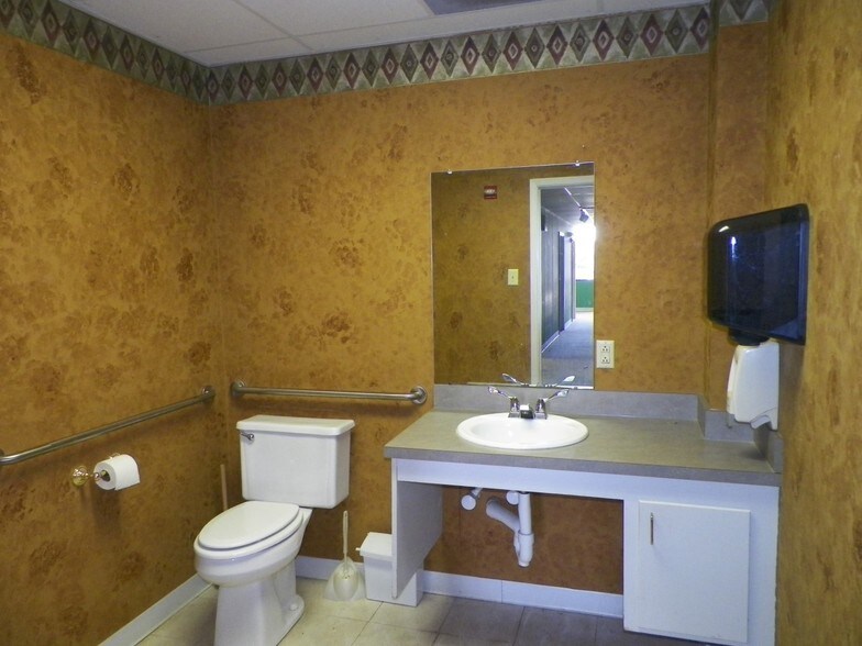 More Photos Of 2424 Old Sterlington Rd, Monroe Freestanding For Lease