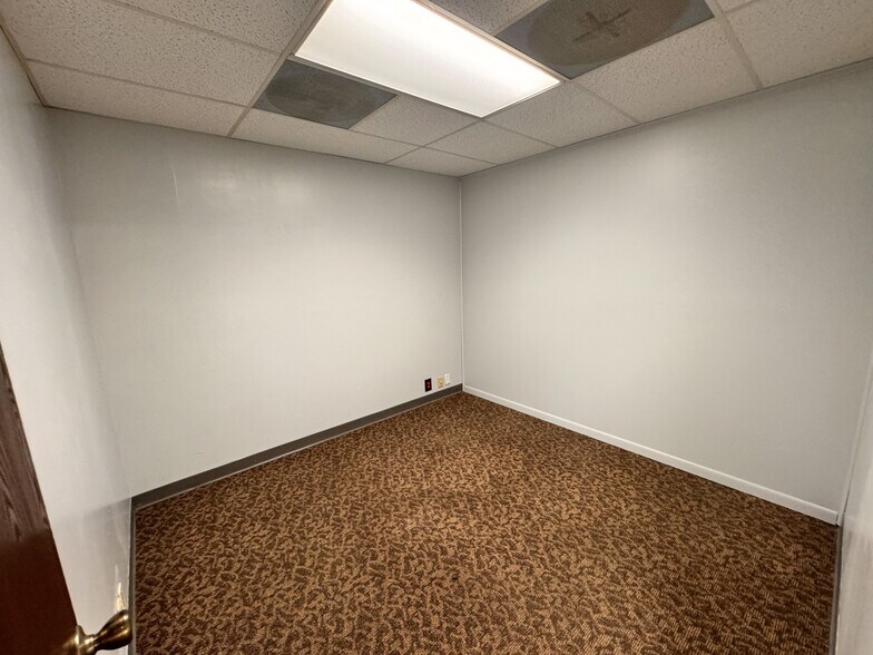 More Photos Of 95 E Main St, Carrollton Office For Sale