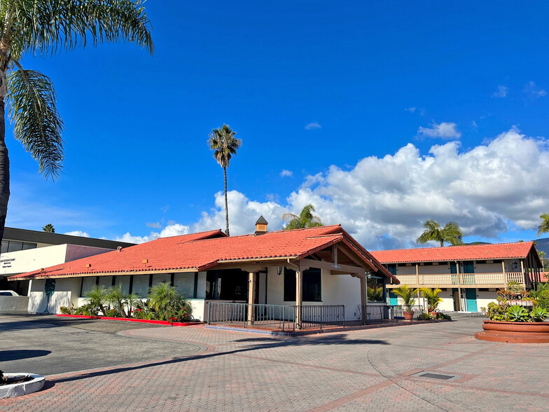 Primary Photo Of 3860 State St, Santa Barbara Restaurant For Lease