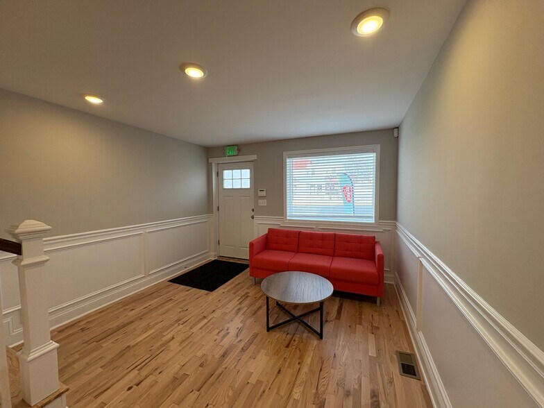 More Photos Of 413 Eastern Blvd, Essex Office Residential For Sale