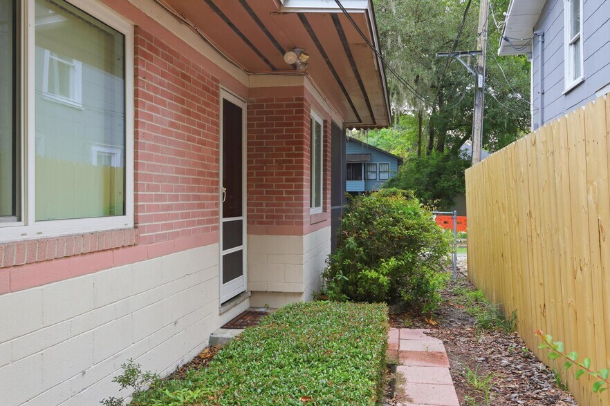 More Photos Of 642 Harwood St, Orlando Apartments For Sale