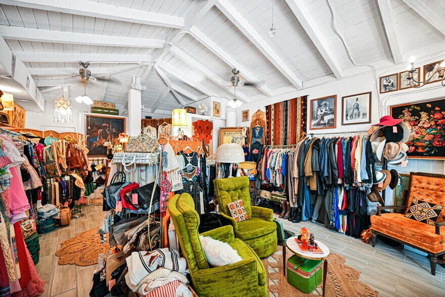 More Photos Of 7613-7617 Biscayne Blvd, Miami Storefront Retail Office For Sale