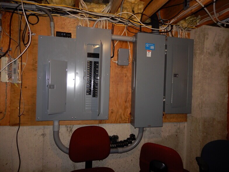 More Photos Of 440 Third Ave, Watervliet Office For Sale