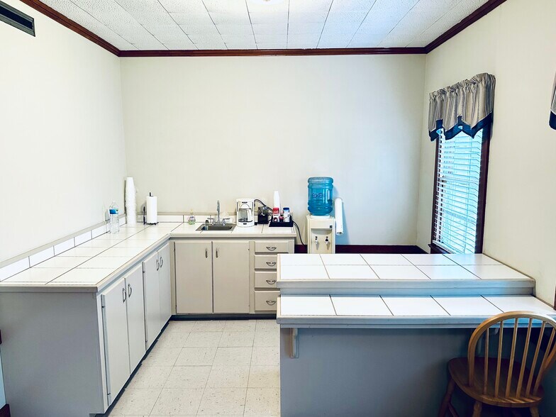 More Photos Of 504 Main St, Woodville Religious Facility For Sale