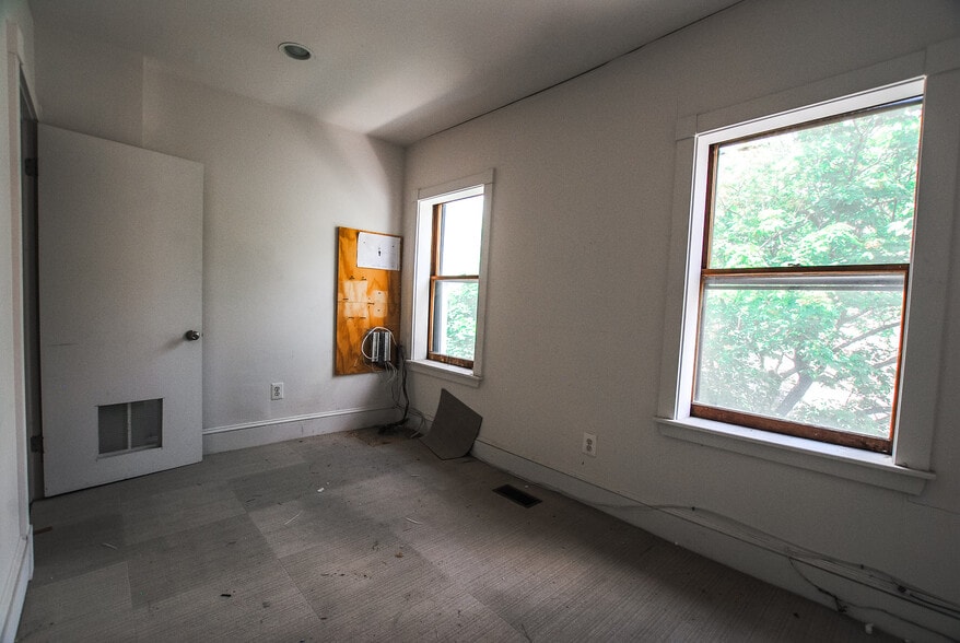 More Photos Of 34 E 25th St, Baltimore Office Residential For Sale