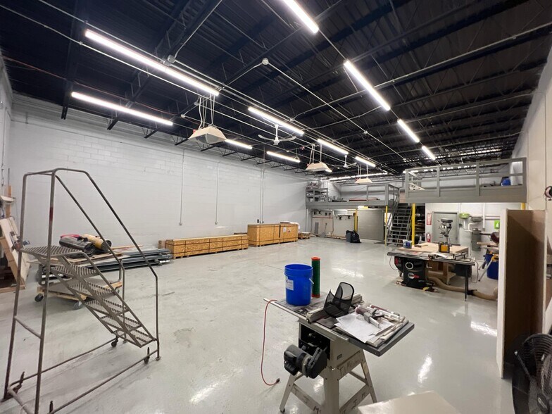 More Photos Of 159 Temple St, Nashua Warehouse For Lease