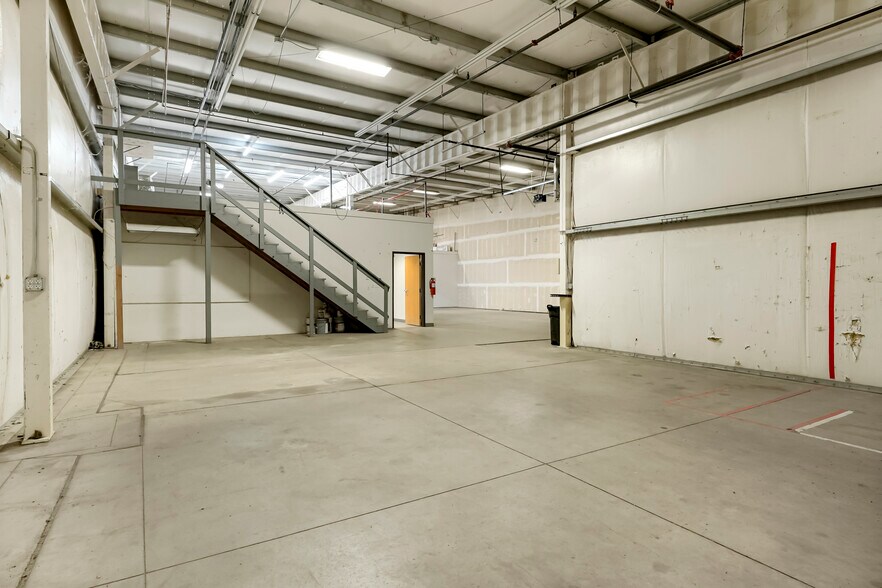 More Photos Of 1740 Skyway Dr, Longmont Warehouse For Sale