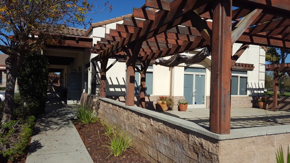 More Photos Of 9080 Laguna Main St, Elk Grove Restaurant For Lease