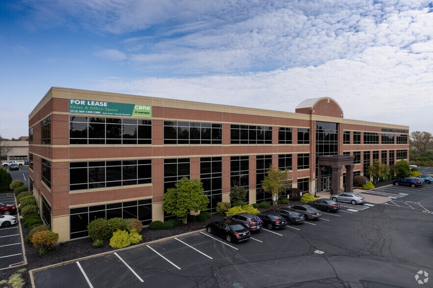 More Photos Of 9825 Kenwood Rd, Blue Ash Office For Lease