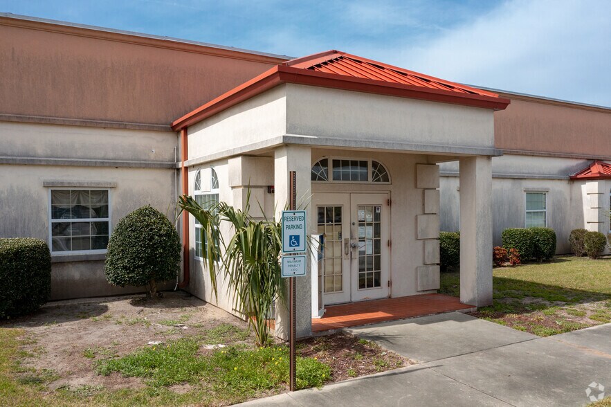 More Photos Of 3200 Wellons Blvd, New Bern Office For Sale