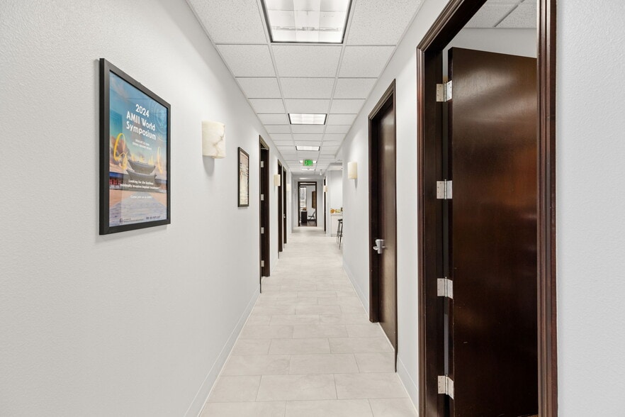 More Photos Of 7830 W Sahara Ave, Las Vegas Office For Sale