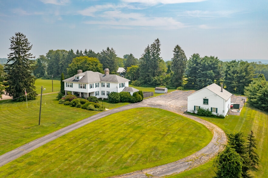 More Photos Of 2665 Boston Tpke, Coventry Funeral Home For Sale