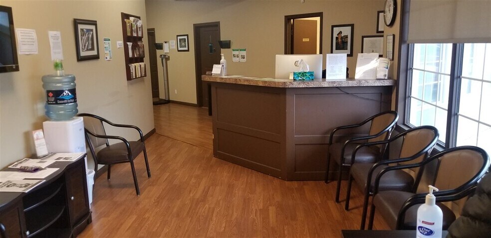 More Photos Of 6201 50th St, Leduc General Retail For Sale
