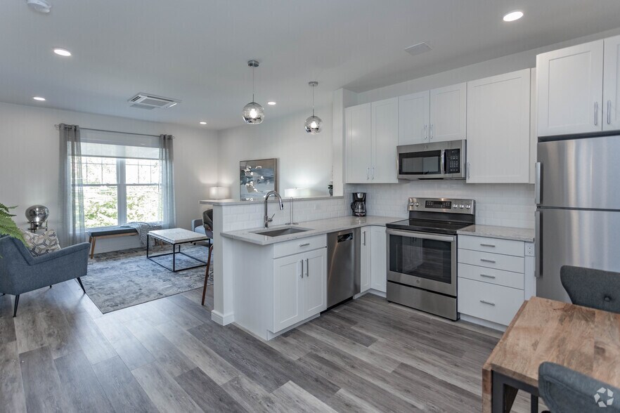More Photos Of 1000 New York Ave, Huntington Station Apartments For Lease