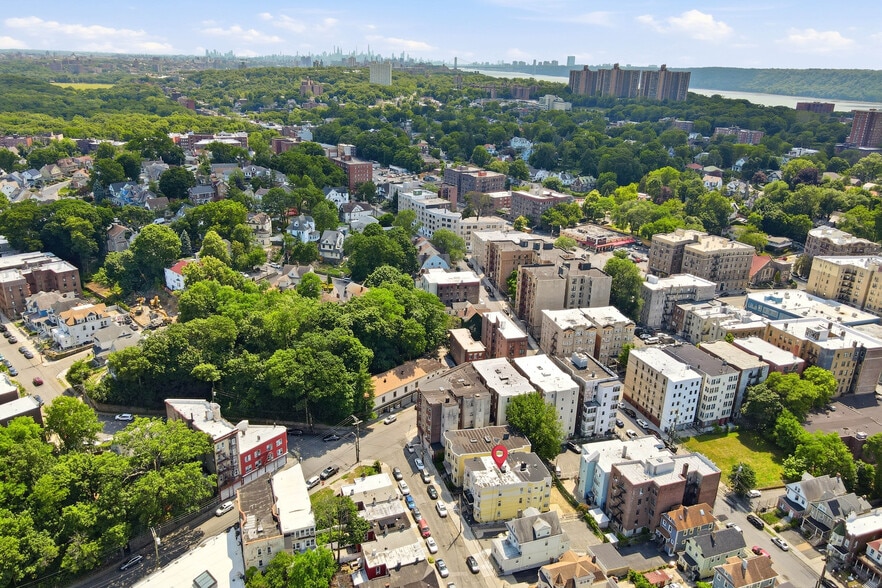 More Photos Of 25 Saratoga Ave, Yonkers Apartments For Sale
