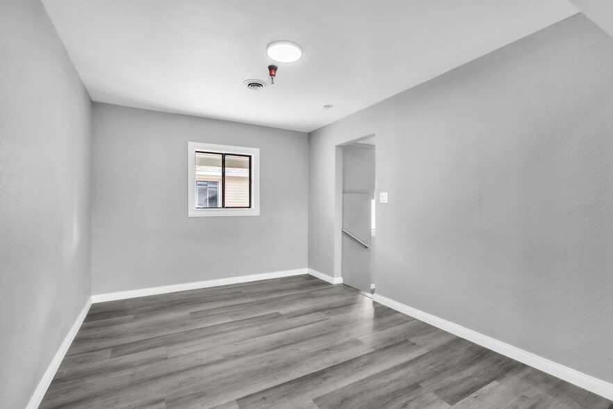 More Photos Of 1006 Lochbrae Rd, Sacramento Assisted Living For Sale