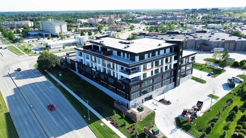 More Photos Of 595 S 60th St, West Des Moines Office For Lease