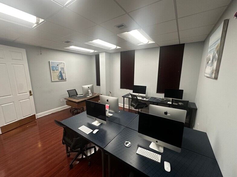More Photos Of 3800 S Ocean Dr, Hollywood Office For Sale