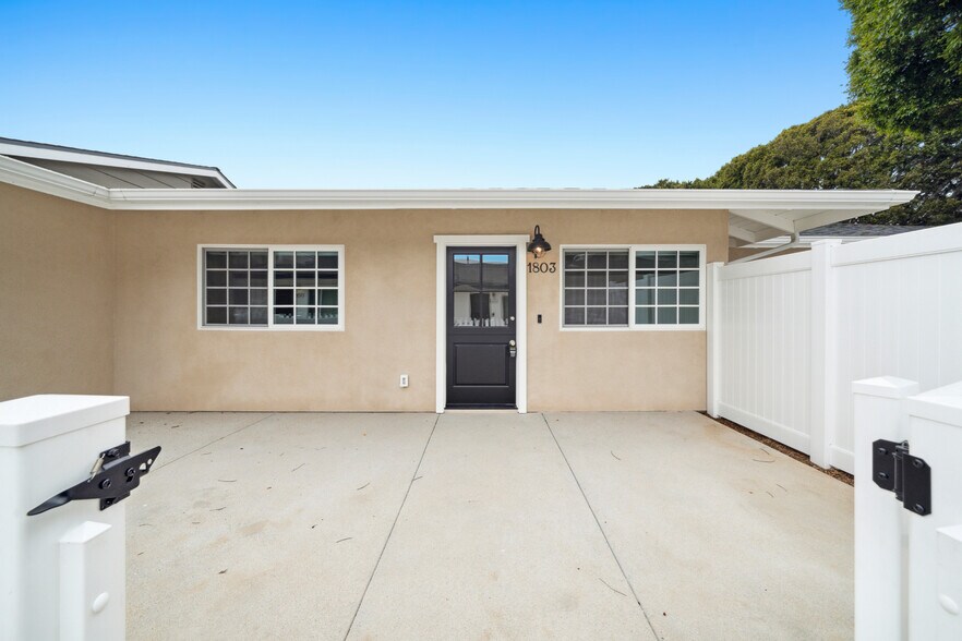 More Photos Of 1805 Clay St, Newport Beach Apartments For Sale