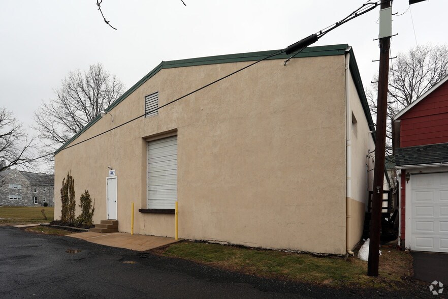 More Photos Of 145 Main St, Pennsburg Light Manufacturing For Lease