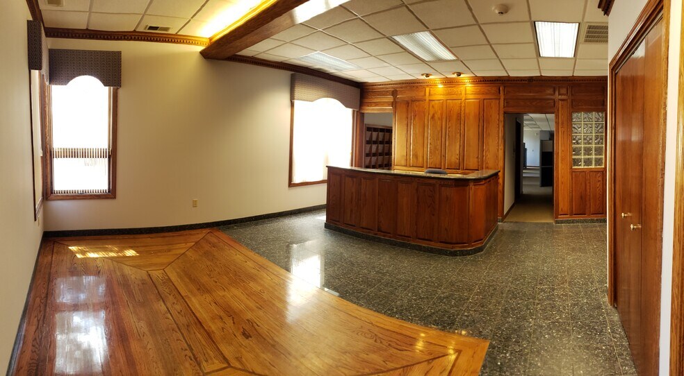 More Photos Of 300 Queen St, Southington Medical For Lease