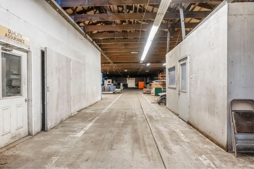 More Photos Of 155 1st St, Winthrop Warehouse For Lease