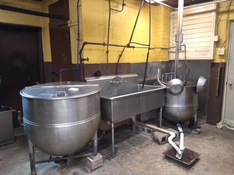 More Photos Of 124 Mahoning Dr E, Lehighton Storefront For Sale