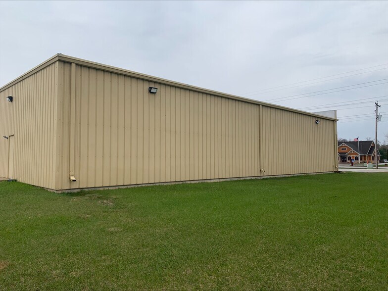 More Photos Of 117 S US Highway 141, Crivitz Freestanding For Lease