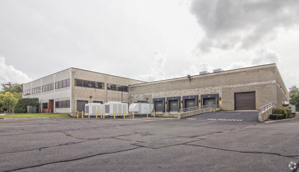 More Photos Of 5 Omni Way, Chelmsford Flex For Lease