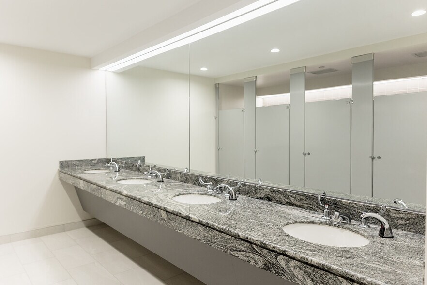 More Photos Of 1120 Connecticut Ave NW, Washington Office For Lease