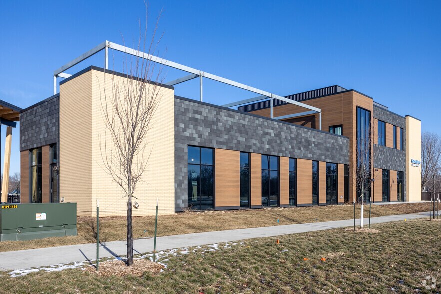 More Photos Of NW 62nd & Merle Hay Rd, Johnston Unknown For Lease