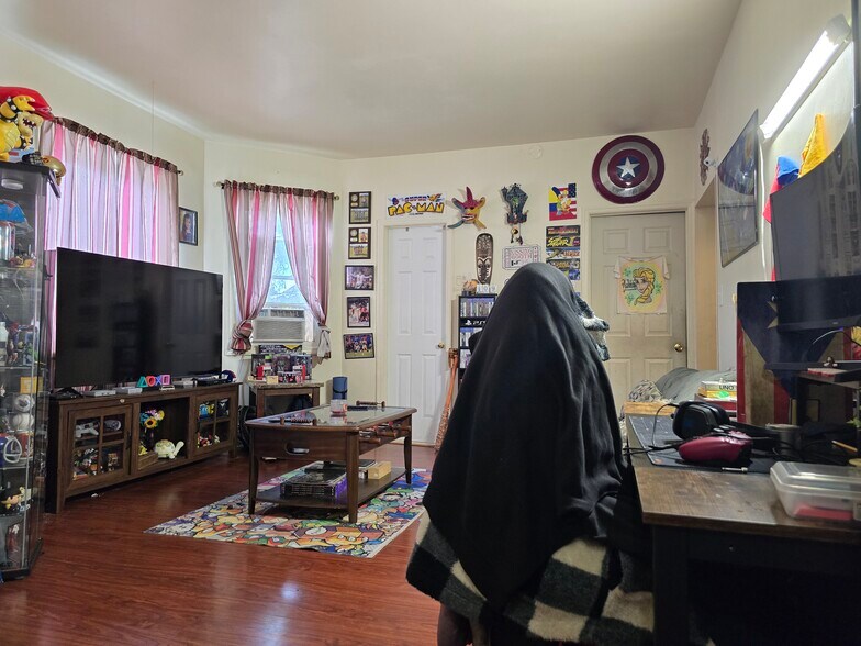 More Photos Of 288 W Clinton St, Dover Apartments For Sale