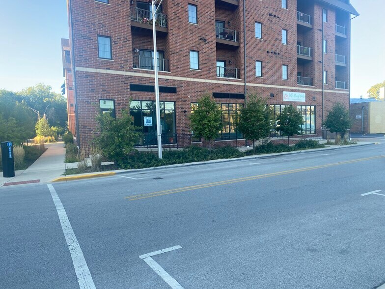 More Photos Of 25-33 Elgin Ave, Forest Park Apartments For Lease