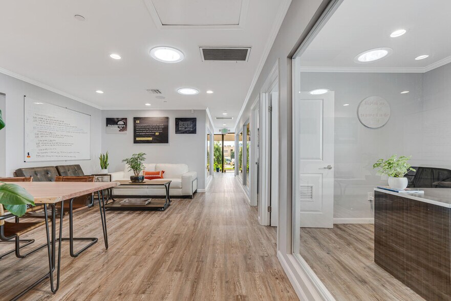 More Photos Of 910 S Glenoaks Blvd, Burbank Storefront Retail Office For Sale