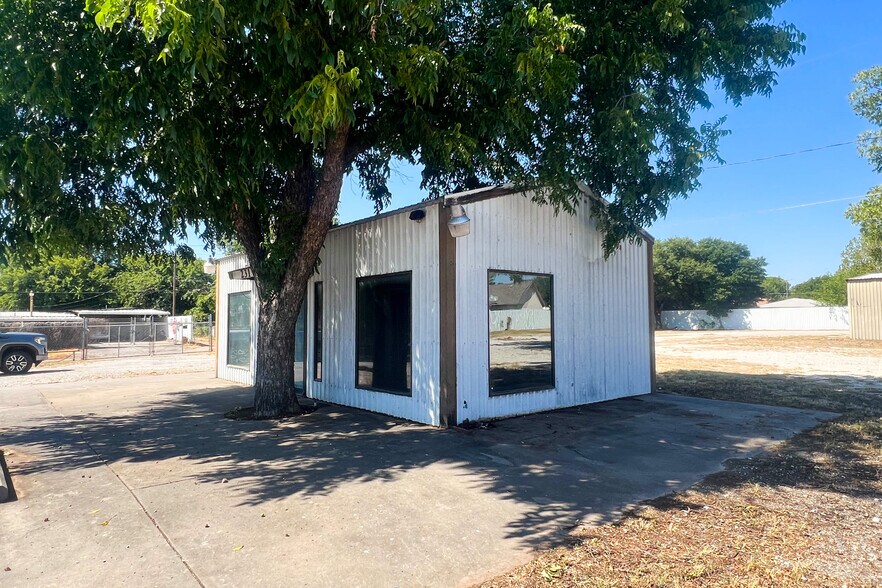 More Photos Of 231 Central Fwy E, Wichita Falls Land For Sale