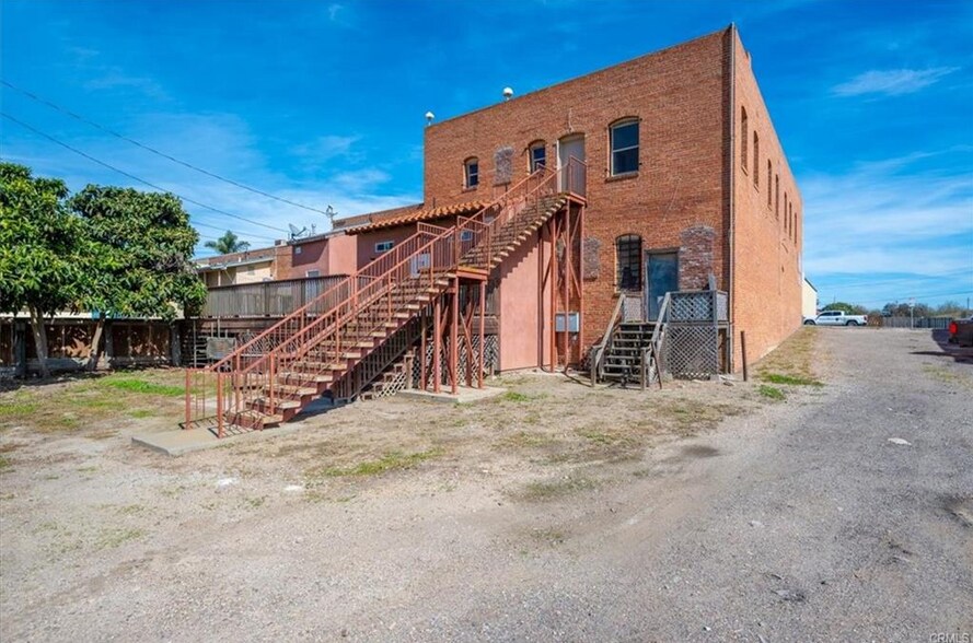 More Photos Of 823-829 Guadalupe St, Guadalupe Storefront Retail Residential For Sale