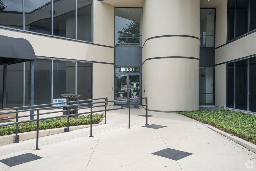 More Photos Of 3030 S Gessner Rd, Houston Medical For Lease