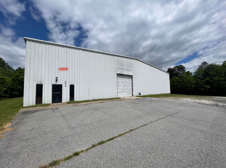 More Photos Of 1033 Springfield Rd, High Point Warehouse For Lease