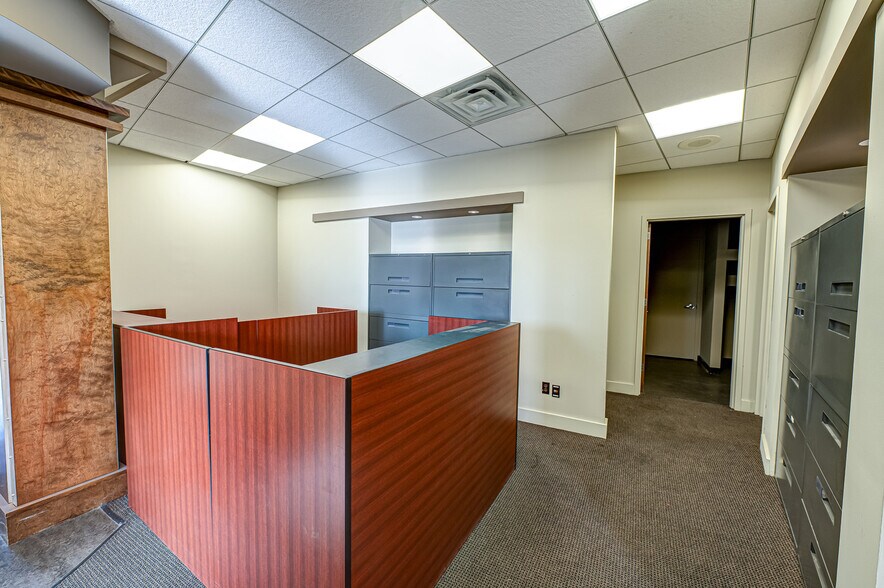 More Photos Of 585 Broadhollow Rd, Melville Warehouse For Lease