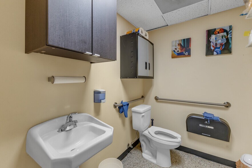 More Photos Of 141 E Main St, Youngsville Medical For Sale