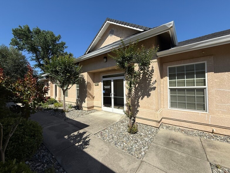 Primary Photo Of 1415 Victor Ave, Redding Office For Lease