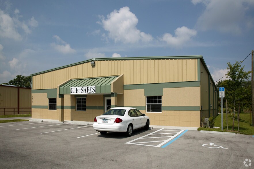 More Photos Of 5650 ZIP Dr, Fort Myers Warehouse For Lease